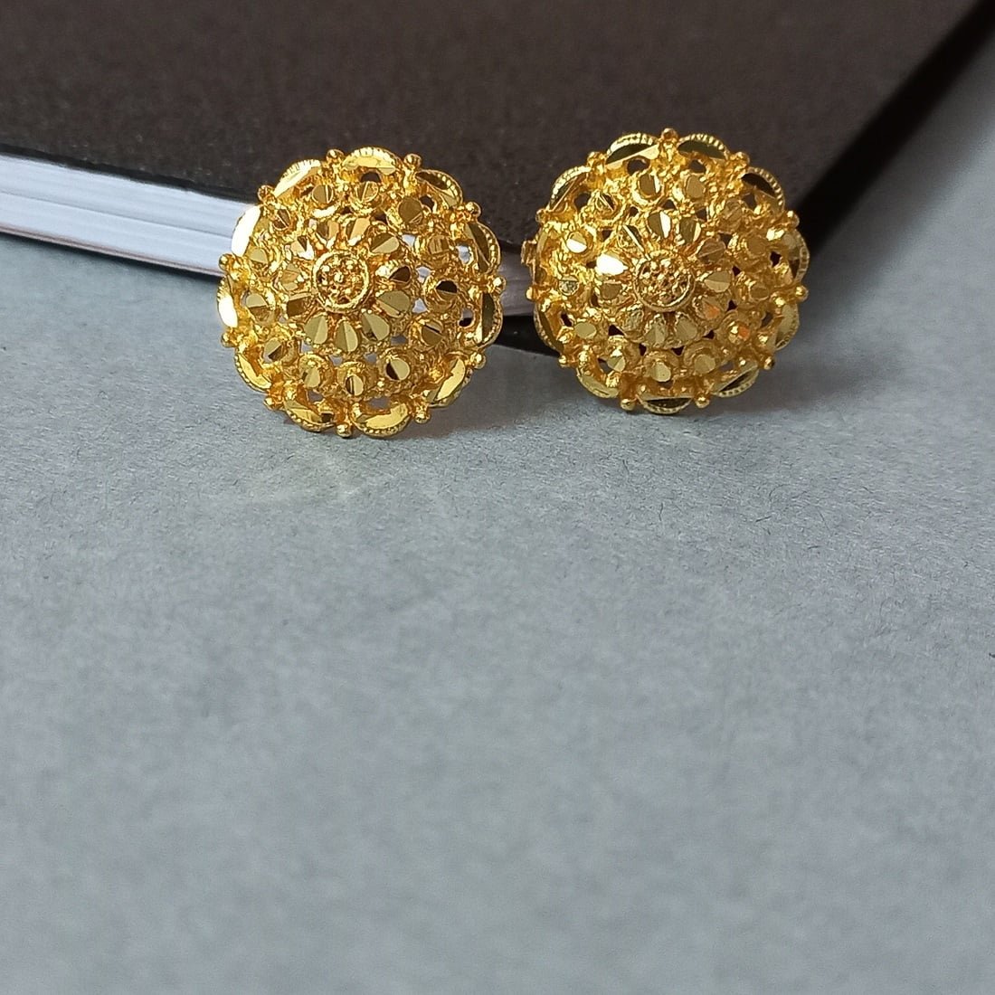 Real Gold & Natural Diamonds Party Designer Diamond Earrings at Rs  156000/pair in Mumbai